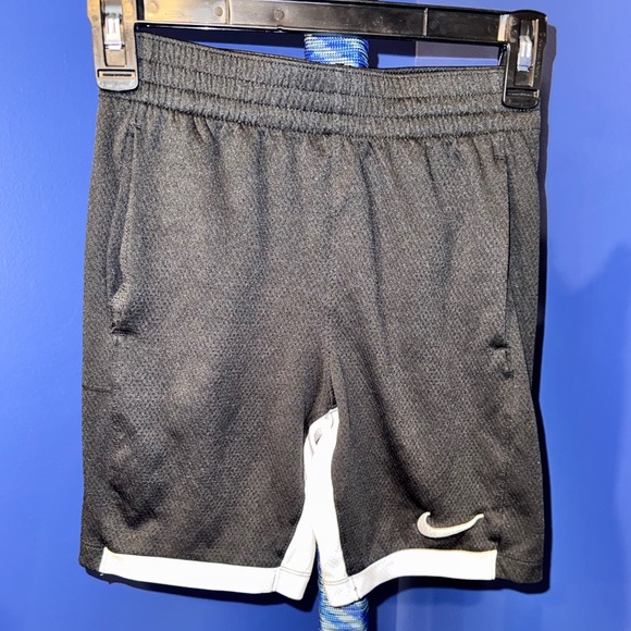 Nike Other - Nike- Kids Black and White Shorts size Medium (8)